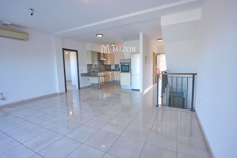 Foto 9245b936-8395-490c-9b59-47f2d056dcee. Casa adossada amb aparcament piscina a Playa de Fañabé Adeje