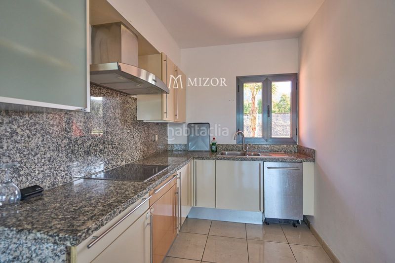 Foto 9eb296a9-fe85-4739-b58c-2ed363aace01. Casa adossada amb aparcament piscina a Playa de Fañabé Adeje