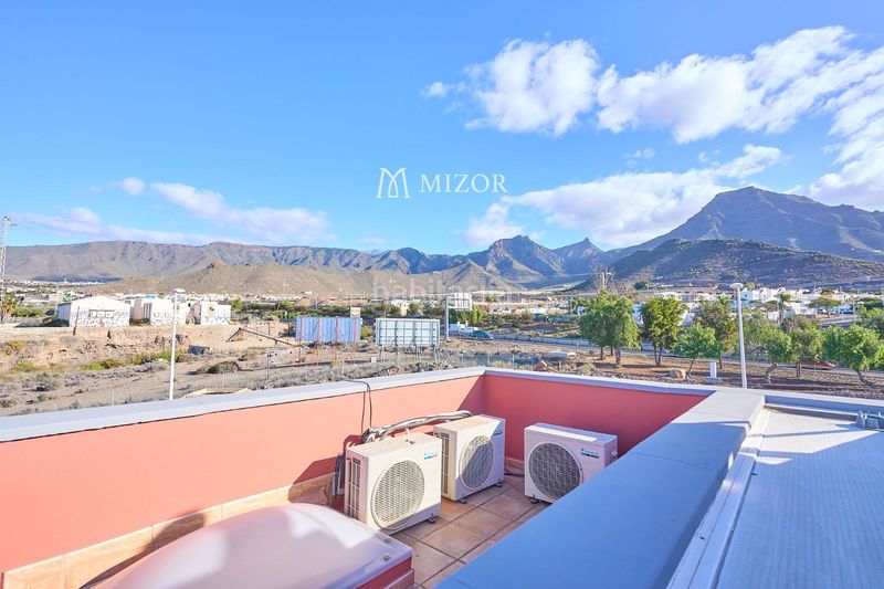 Foto f43aaacc-91b1-48ce-b373-9ba2a5d66521. Casa adossada amb aparcament piscina a Playa de Fañabé Adeje