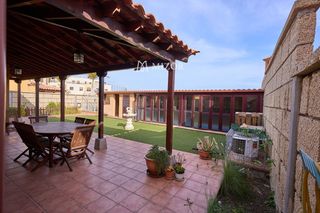 Casa  Calle labrusca. Chalet en venta en cho, arona