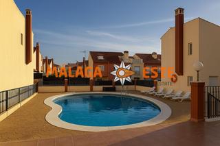 Casa adosada en Almayate Bajo. Estupendo chalet adosado en almayate