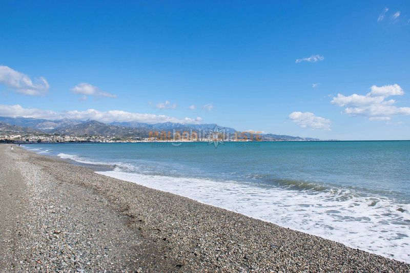 Foto be1a2bd6-fcfe-4551-a221-5fd741f9e0f7. Location appartement avec piscine dans Poniente-Faro Torre del Mar