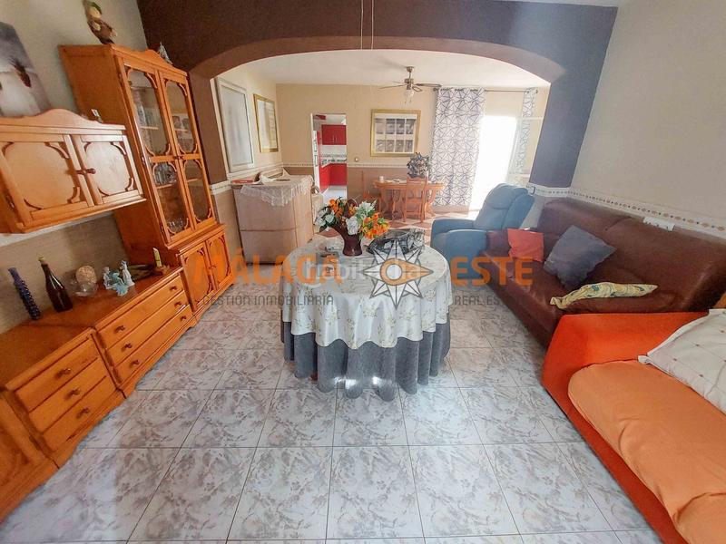 Foto bee75cb7-f2cb-4e64-8f38-d70bc5572917. Masia a Poniente-Faro Torre del Mar