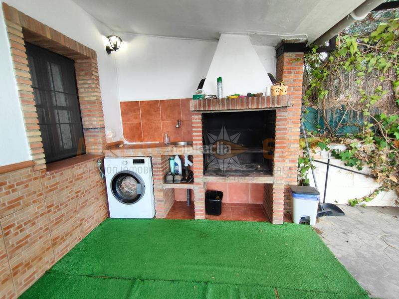 Foto f262f4e8-f369-4784-b8d1-5ef48e53db25. Masía en Periana