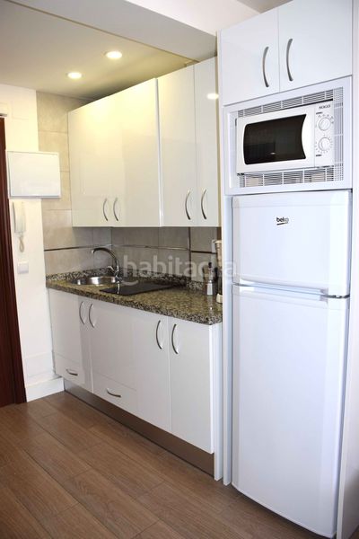 Foto 3797d764-172a-470b-bd97-fc49bf8373aa. Estudi amb piscina a Centro Torre del Mar