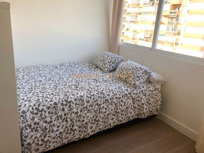 Foto 5e755dd4-ad17-4734-9b44-746824801d1c. Estudi amb piscina a Centro Torre del Mar