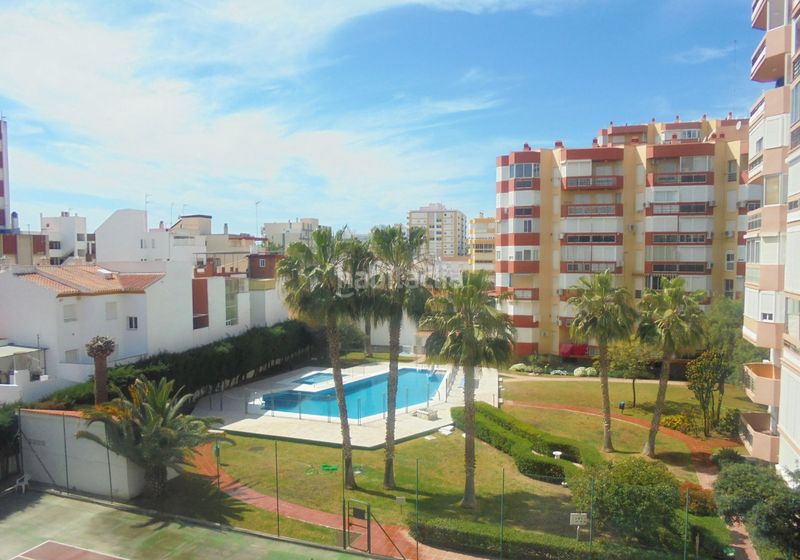 Foto 968b3a6e-67c0-4937-bf73-9496951947a4. Estudi amb piscina a Centro Torre del Mar