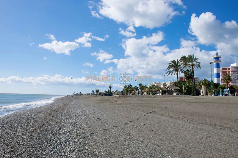 Foto ae34291e-0a66-4cf5-a1b5-a24a893e3585. Estudi amb piscina a Centro Torre del Mar