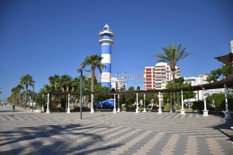 Foto bb1e56c6-3091-4532-a775-5518bc505945. Estudi amb piscina a Centro Torre del Mar