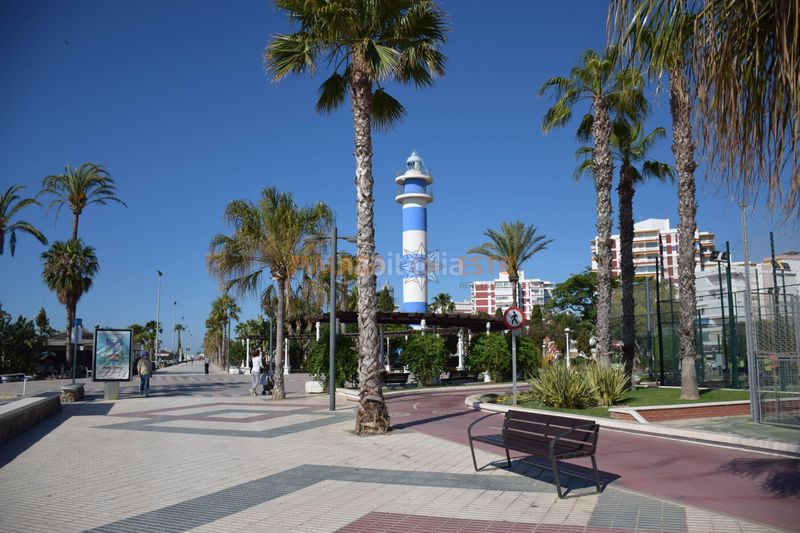 Foto beaa42dd-0afc-4976-b70b-0c581aef2841. Estudi amb piscina a Centro Torre del Mar