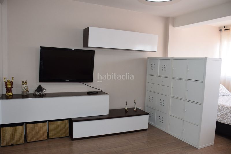 Foto f8107186-9bb7-43e4-95bd-0ac7b031e0af. Estudi amb piscina a Centro Torre del Mar