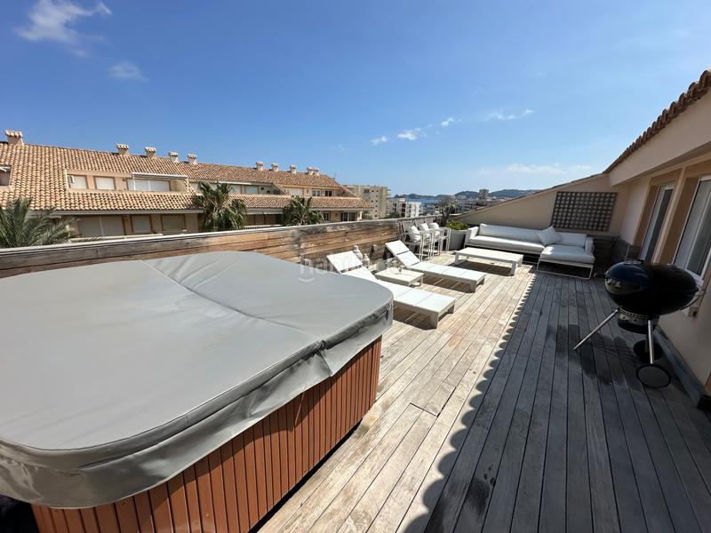 Foto 82b48e26-f1b8-4a23-b4ea-2e2af0258a62. Attico con parcheggio piscina in Montañar-El Arenal Xàbia