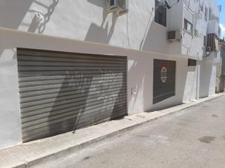Location Local commercial à Calle maria uceda diaz 5. Se alquila local uso exclusivo de almacén