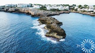 Terreny residencial  D'es fortí. Parcela frente al mar en venta en cala dor, mallorca