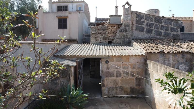 Foto f15ff293-ab10-4c8b-8698-465dcbf11016. Maison jumelée dans carrer major 10 dans Es Llombards Santanyí