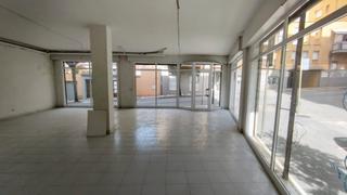Local commercial à Olesa de Montserrat. Oportunidad para crear el negocio de tus sueños