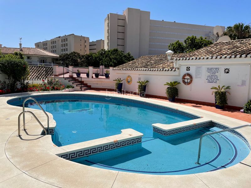 Foto a18cc15a-6b7f-4c0b-8c7e-962bfeed1b5f. Apartament amb aparcament piscina a La Carihuela - Los Nidos Torremolinos