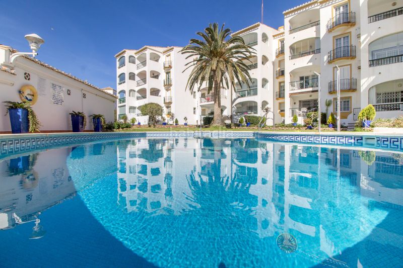 Foto af58c7ce-1655-4e5d-9e60-fba736502ad4. Apartament amb aparcament piscina a La Carihuela - Los Nidos Torremolinos