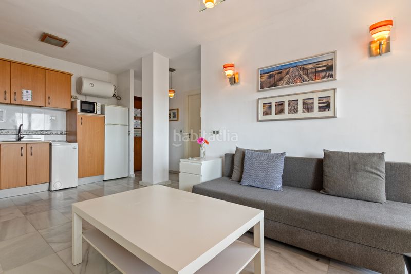 Foto 90a655ca-ee67-4589-ac11-ee83a12d72fb. Apartament amb calefacció aparcament piscina a La Carihuela - Los Nidos Torremolinos