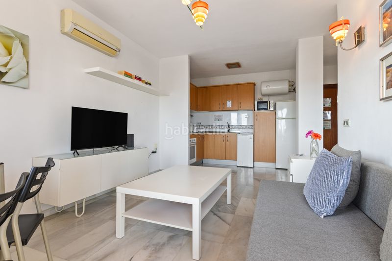 Foto c471887b-8f03-4cb1-8143-a93e16ef9caa. Apartament amb calefacció aparcament piscina a La Carihuela - Los Nidos Torremolinos
