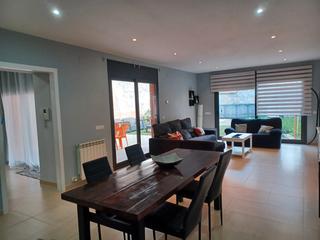 Casa in Arbeca. En venda fantàstica casa amb jardí a arbeca