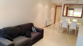 Rent Flat  Carrer la paloma 3. Se alquila acogedor piso de 2 habitaciones en lleida
