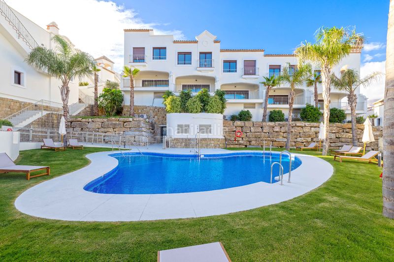 Foto 86ad0994-a74c-4b89-8517-c14dec10b6e0. Casa adossada 252m<sup>2</sup> amb aparcament piscina a Valle Romano Golf Estepona