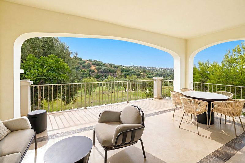 Foto ea9172f5-1dc0-4ea2-a6f3-61b740efc200. Casa adossada 240m<sup>2</sup> amb aparcament piscina a Valle Romano Golf Estepona