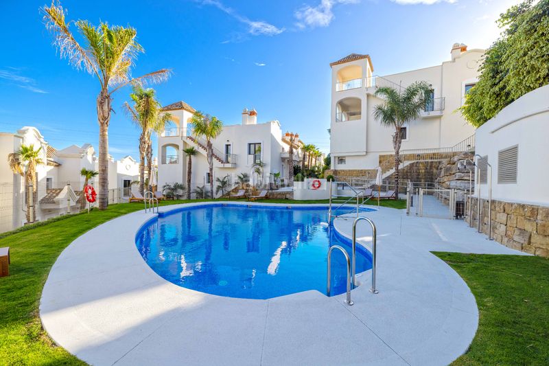 Foto f536b12c-adf6-473a-a312-3fcb0e3e0483. Casa adossada 240m<sup>2</sup> amb aparcament piscina a Valle Romano Golf Estepona