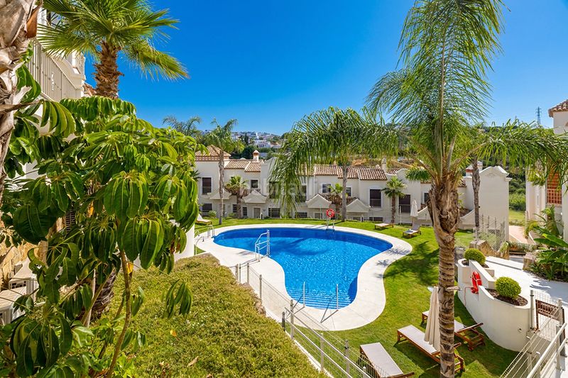 Foto 523a1119-ba2a-44e1-ad69-b808e9eea043. Casa adossada 234m<sup>2</sup> amb aparcament piscina a Valle Romano Golf Estepona