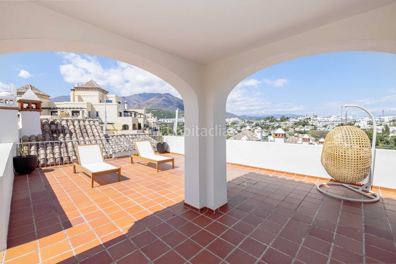 Foto 471a8274-f1e2-43e1-9781-5d6e3e0f1a55. Casa adossada 250m<sup>2</sup> amb aparcament piscina a Valle Romano Golf Estepona