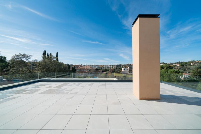 Foto 909302bd-ca3a-4d74-90af-482eca6ac009. Chalet 1200m<sup>2</sup> avec chauffage parking piscine dans Ciudalcampo