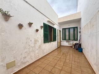 Maison à Ciutadella. Planta baja con patio