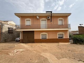 Maison  Calle de francia. Amplia casa de 342 m con huerto, dos viviendas independientes y