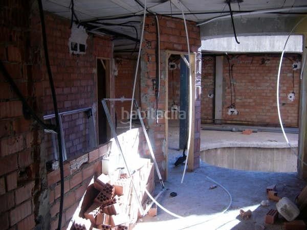 Foto abab8df0-4df0-4d95-9d3d-b46776615a71. Casa amb aparcament a Fernán - Núñez