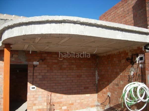 Foto b9a2c81a-c063-494c-9787-5c749d80e5e9. Casa amb aparcament a Fernán - Núñez
