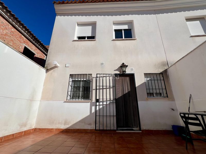 Foto d0477a31-d856-43dd-99f1-180880648f14. Casa adossada amb calefacció aparcament a Carlota (La)