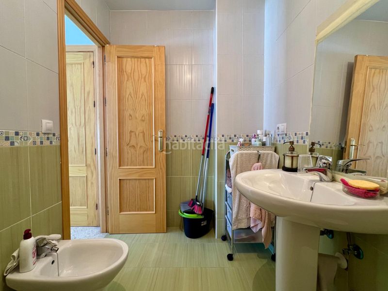 Foto f2d1f2c2-bbcc-432a-9f94-3c5e6ff40099. Casa adossada amb calefacció aparcament a Carlota (La)