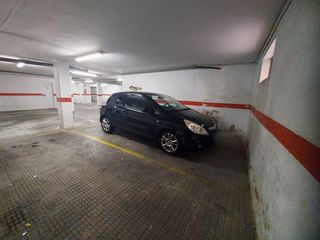 Aparcament cotxe a Sta. Marina - San Andrés - San Pablo - San Lorenzo. Excelente plaza de garaje con trastero en pleno centro  palacio