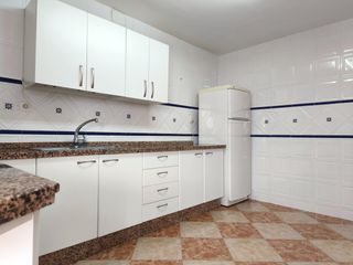 House  Calle félix rodríguez de la fuente. Encantadora casa luminosa con patio y buhardilla  espacio, confo