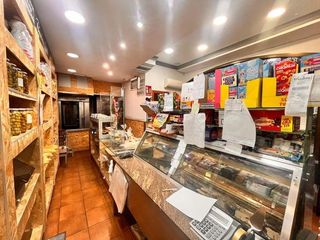 Local Comercial  De la paz. Panadería totalmente equipada en venta en parque azahara  lista