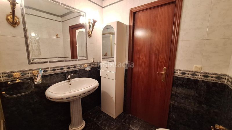 Foto eb0bbf03-644c-4a12-9ba3-f91eee1aa4b6. Casa amb calefacció aparcament a Almodóvar del Río
