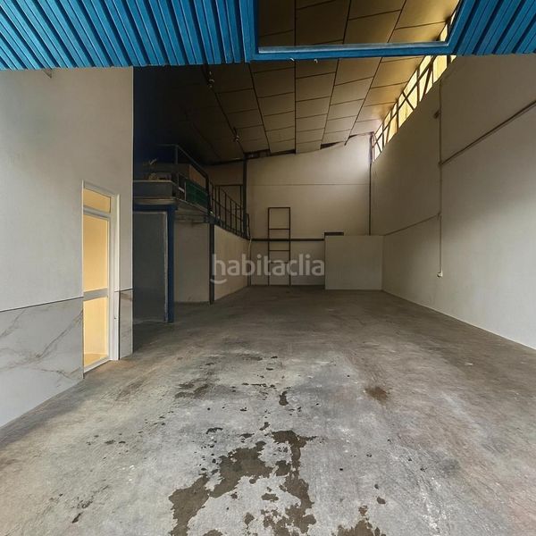 Foto 54d16d67-46c5-4e45-aa5e-be0e0ed63e96. Nau industrial a Palacio Madrid