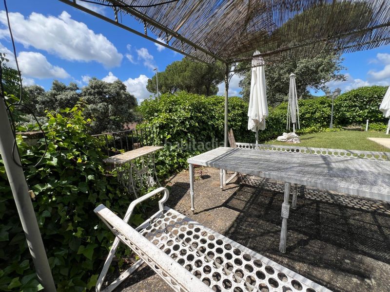 Foto 8d7aeb1b-63e9-4200-8c9c-cd0b6042a320. Chalet en calle calle puerto artafi 6 chalet independiente con piscina y vistas panorámicas en trassierra en Córdoba