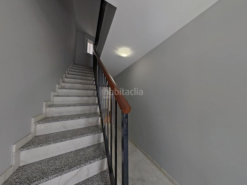 Foto dcf8a9cd-0534-47b0-a3a8-1c06340d1529. Casa adossada amb aparcament a Almodóvar del Río