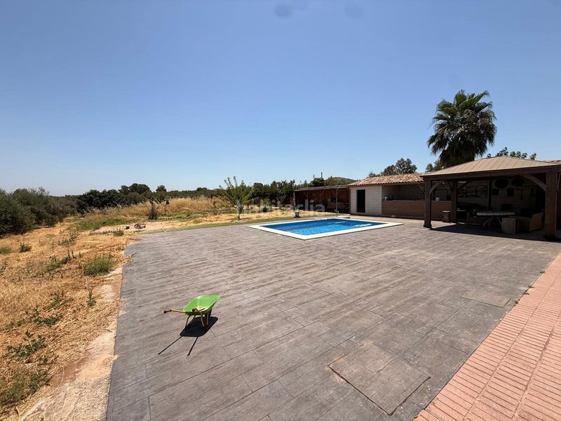 Foto b17f3879-68e0-46e8-a79f-8b044a582cb9. Xalet amb aparcament piscina a Carlota (La)