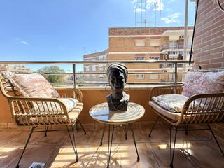 Pis a Calle teresa de calcuta 3. Vivienda moderna con terraza y patio privado, lista para entrar
