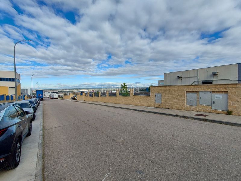 Foto ff2b2d8f-5df5-4090-8518-e6d2e9a7198a. Affitto area edificabile industriale in calle de los muchos 18 in Chiloeches