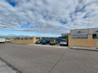 Rent Industrial plot in Calle de los muchos 18. Parcela cerrada en polígono industrial