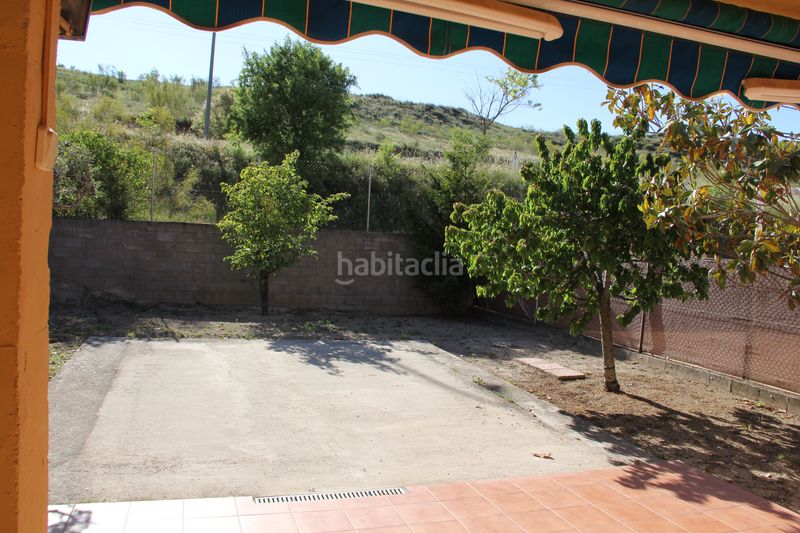 Foto 090de3fa-5e40-43eb-81f1-808b75d48a3d. Xalet amb calefacció aparcament a Villalbilla pueblo Villalbilla